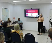 Danielle Passavante, enfermeira da Gerência de Operações de Saúde, forneceu informações sobre medicamentos de alto custo e Programa Oncológico