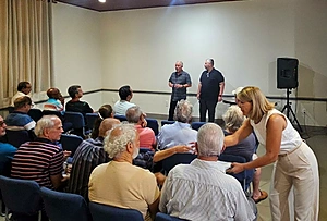 Henrique Trigueiro e Victor Costa durante palestra em Itumbiara
