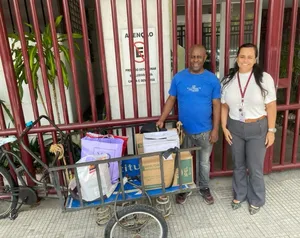 Patrícia de Assis participou da entrega das doações ao Instituto Refazer